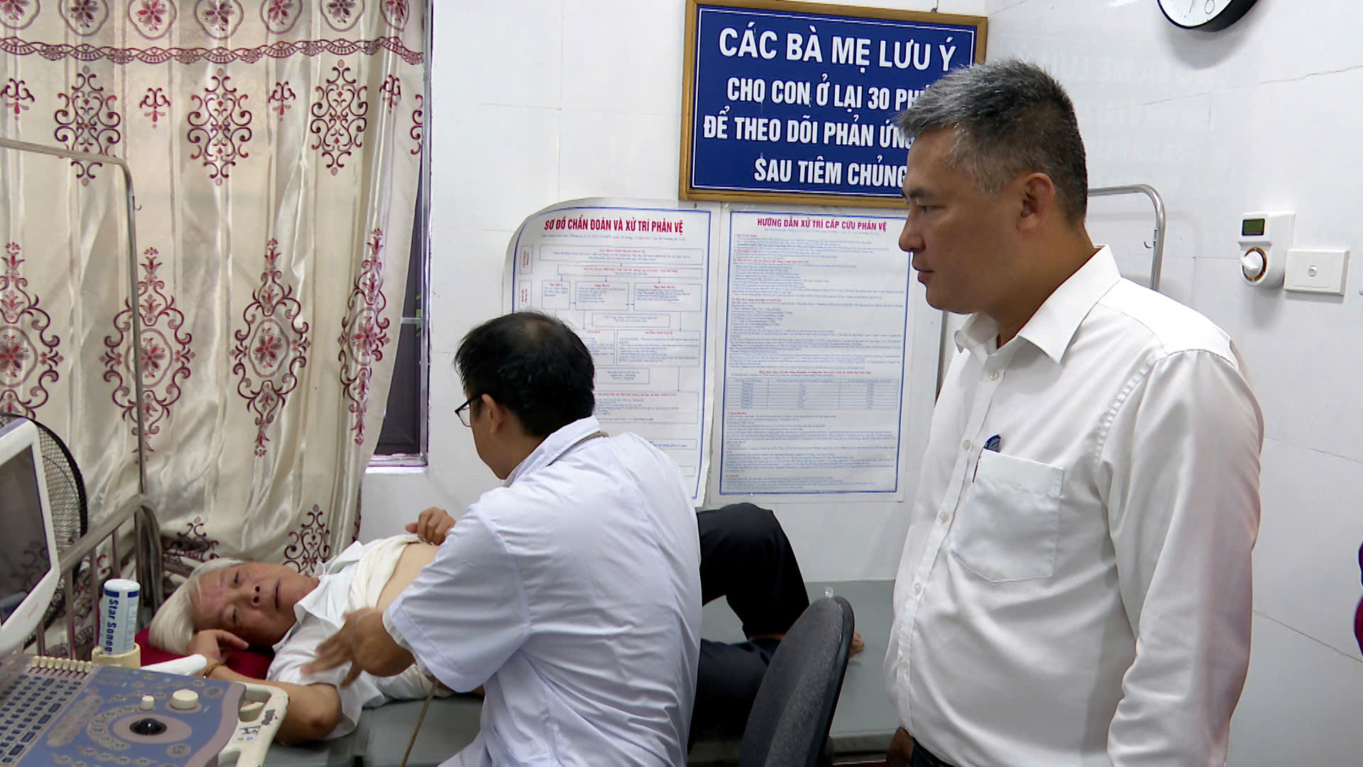 Một số hình ảnh của các đồng chí lãnh đạo kiểm tra công tác: “Khám bệnh, tư vấn sức khỏe, cấp thuốc, tặng quà” cho đối tượng người có công- Ảnh 5.