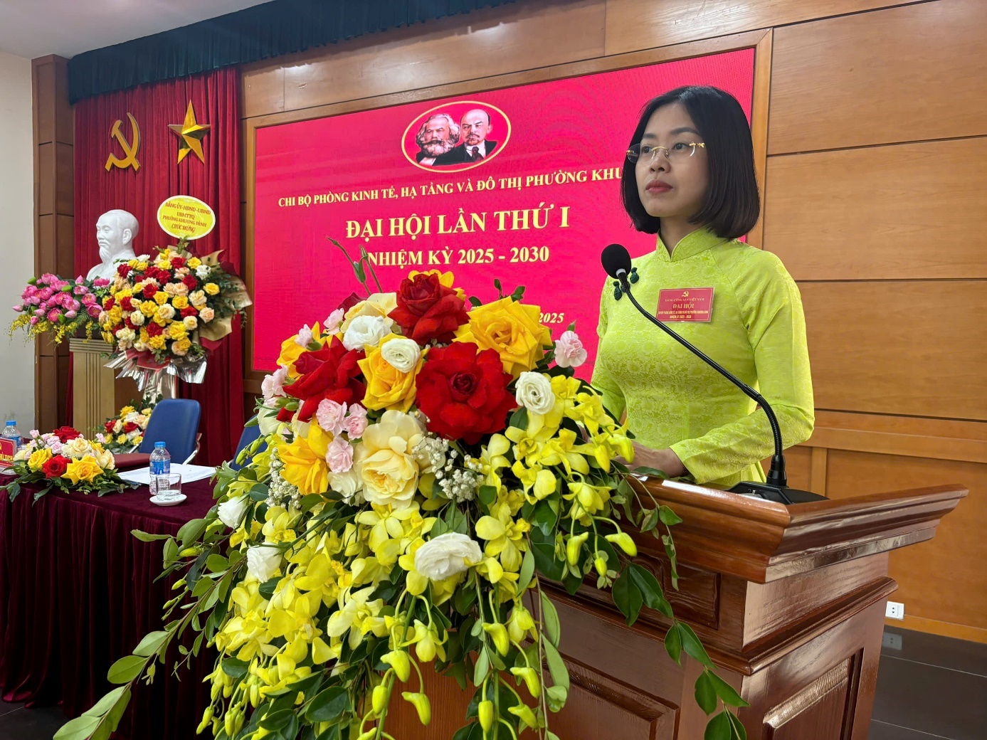 Chi bộ phòng Kinh tế, Hạ tầng và Đô thị phường Khương Đình tổ chức thành công Đại hội Chi bộ lần thứ I, nhiệm kỳ 2025 – 2030- Ảnh 3.