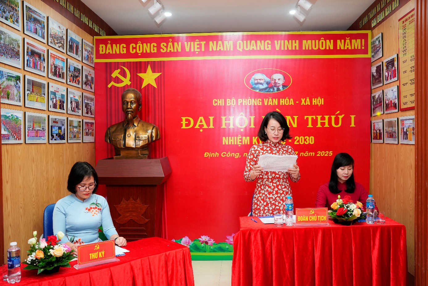 Đại hội chi bộ Phòng Văn hoá – Xã hội lần thứ I, nhiệm kỳ 2025-2030 thành công tốt đẹp- Ảnh 1.