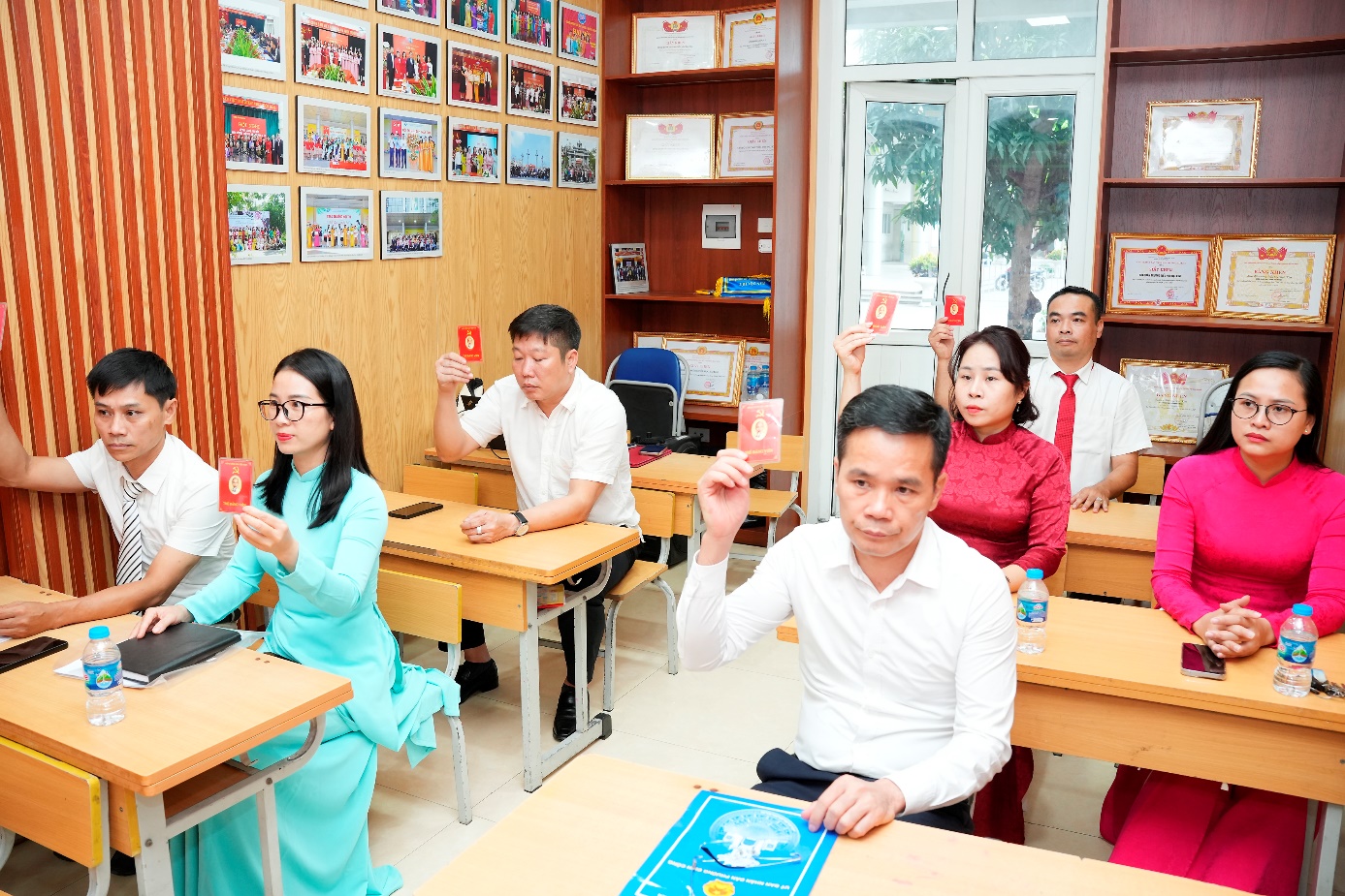 Đại hội chi bộ Phòng Văn hoá – Xã hội lần thứ I, nhiệm kỳ 2025-2030 thành công tốt đẹp- Ảnh 2.