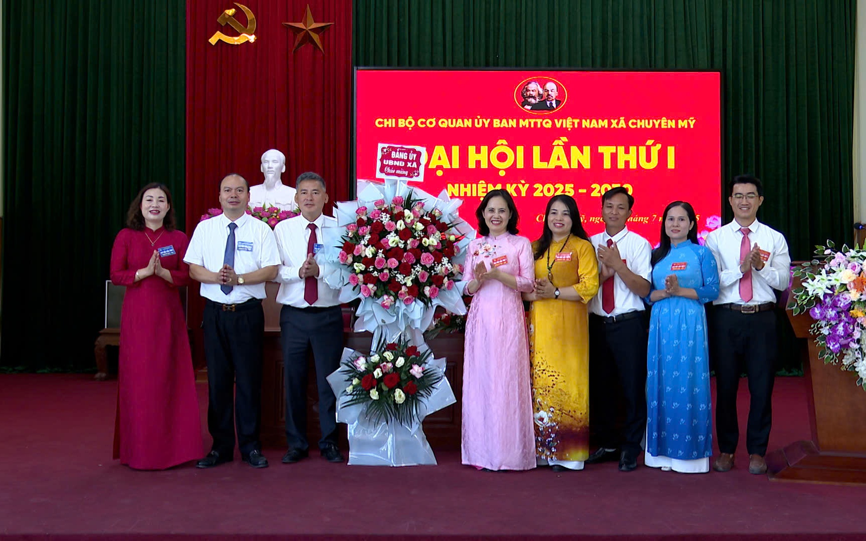 Một số hình số hình ảnh Đại hội chi bộ lần thứ nhất các cơ quan Đảng thuộc Đảng uỷ  xã Chuyên Mỹ 