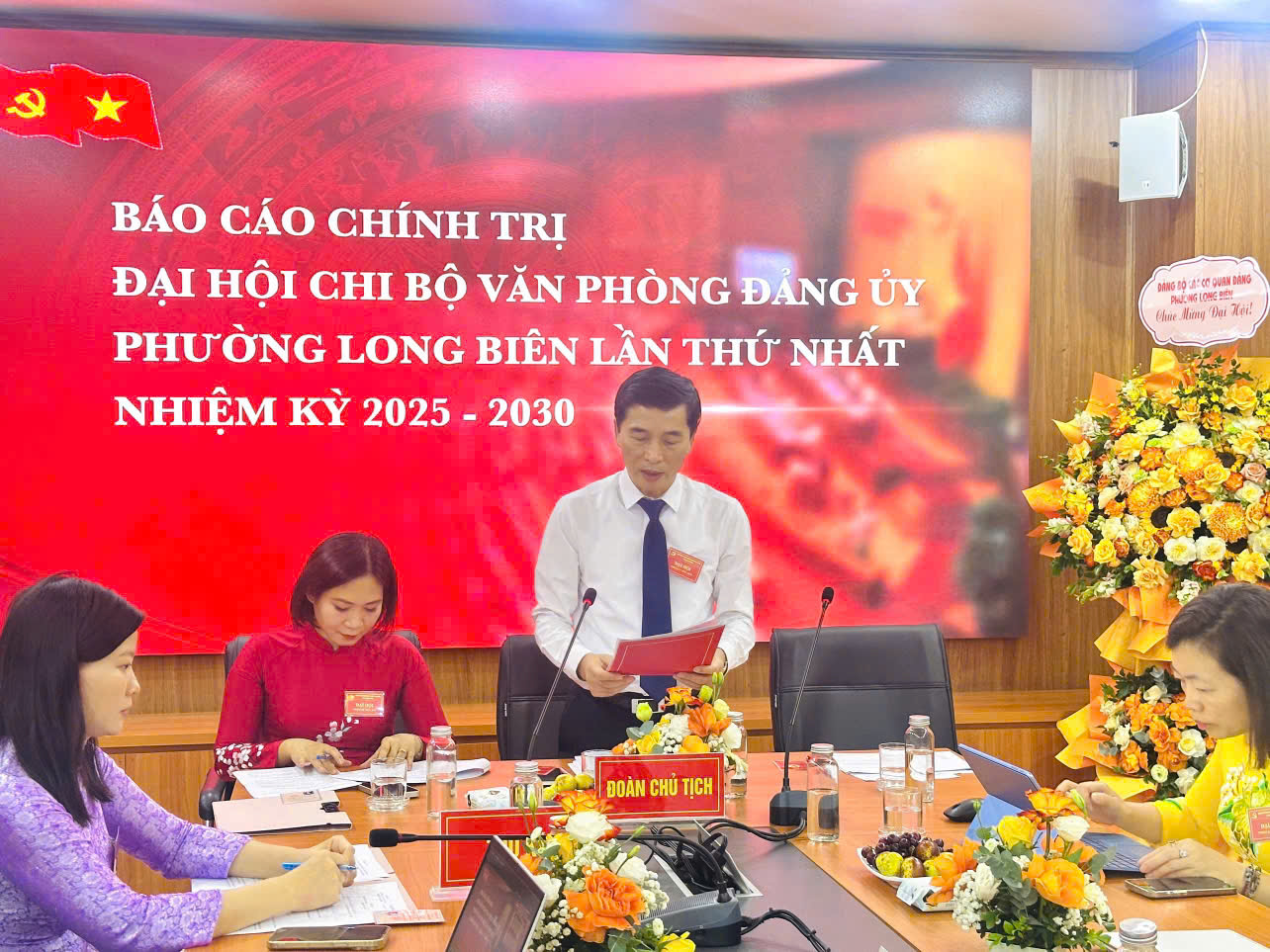 Đại hội Chi bộ Văn phòng Đảng ủy phường Long Biên lần thứ Nhất, nhiệm kỳ 2025 – 2030 thành công tốt đẹp- Ảnh 5.