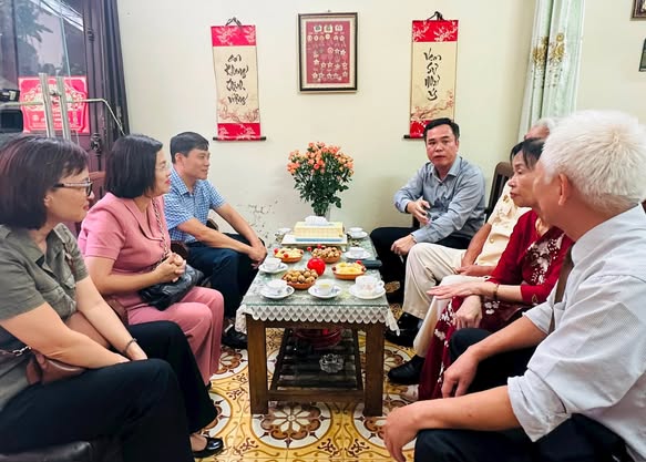 PHƯỜNG LÁNG THĂM HỎI, TRI ÂN CÁC GIA ĐÌNH CHÍNH SÁCH- Ảnh 3.