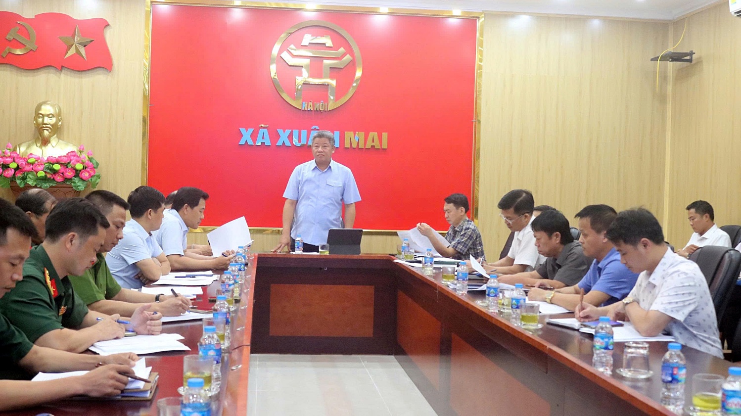 Đồng chí Phó Chủ tịch UBND Thành phố Nguyễn Mạnh Quyền kiểm tra ứng trực bão tại xã Xuân Mai và xã Trần Phú- Ảnh 1.