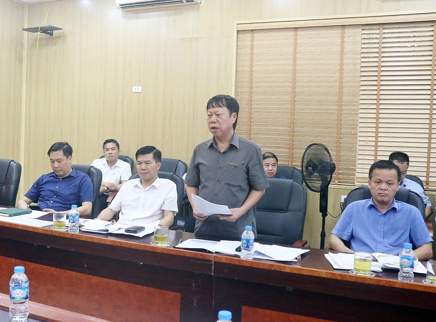 Đồng chí Phó Chủ tịch UBND Thành phố Nguyễn Mạnh Quyền kiểm tra ứng trực bão tại xã Xuân Mai và xã Trần Phú- Ảnh 2.
