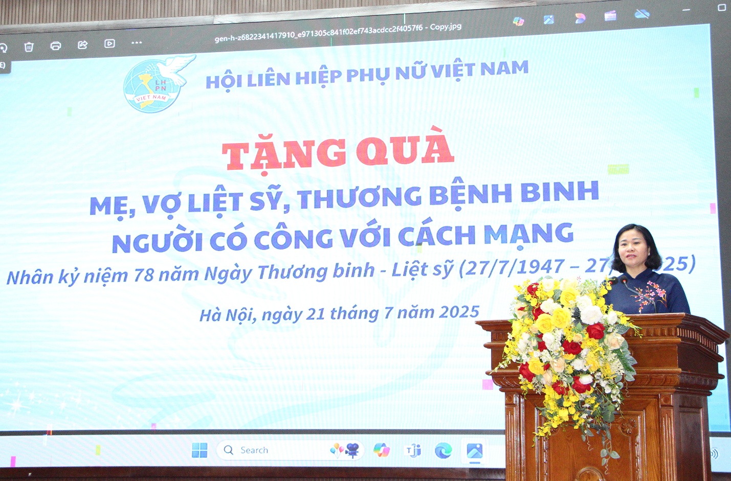 Chủ tịch Hội Liên hiệp Phụ nữ Việt Nam – Nguyễn Thị Tuyến thăm và tặng quà Mẹ Việt Nam anh hùng, nữ thương binh, bệnh binh, thân nhân liệt sĩ phường Chương Mỹ- Ảnh 1.
