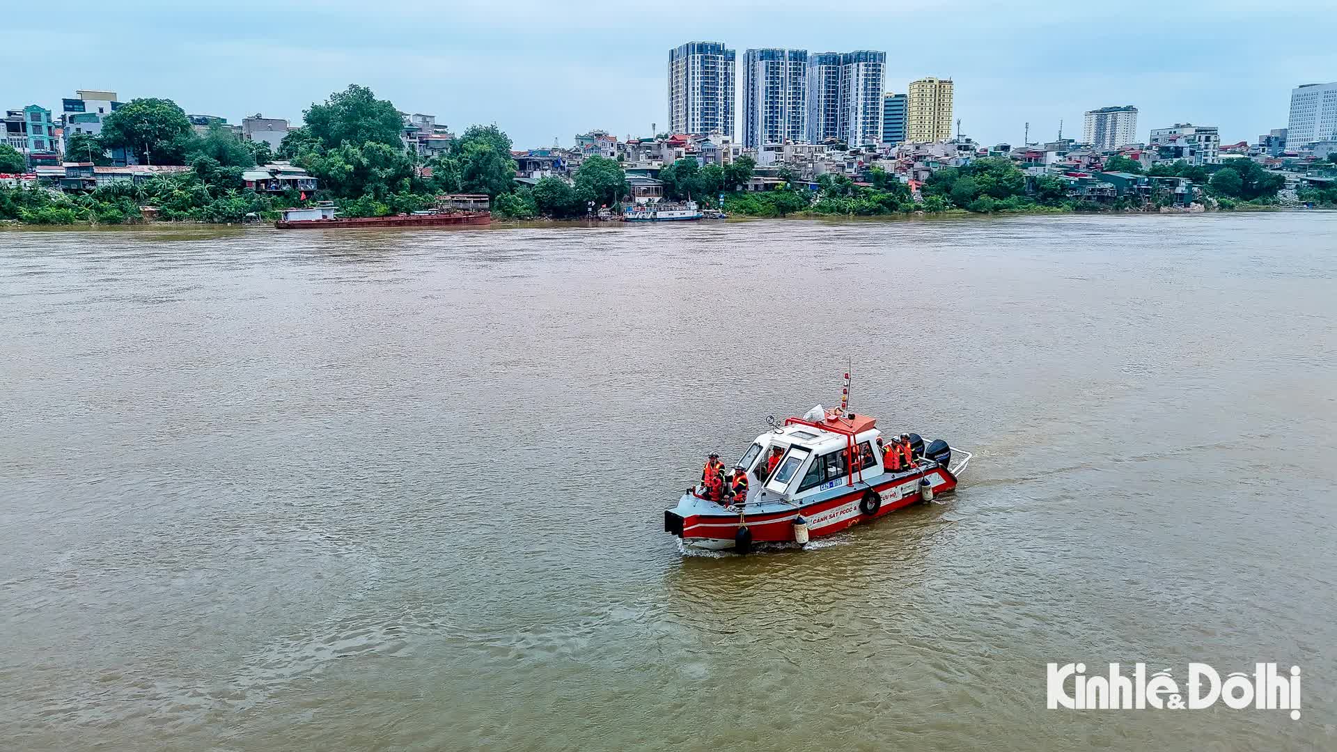 Ứng phó bão số 3: Hà Nội triển khai nhiều biện pháp bảo vệ người dân sống ven sông- Ảnh 4.