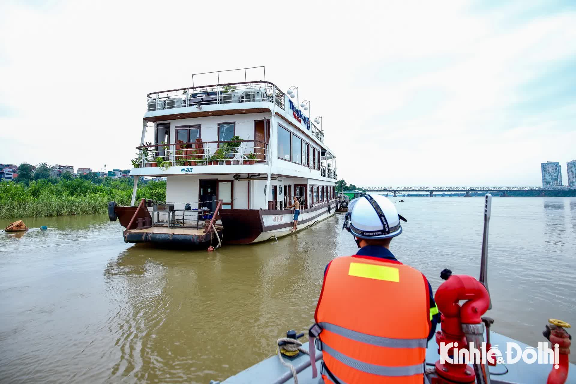 Ứng phó bão số 3: Hà Nội triển khai nhiều biện pháp bảo vệ người dân sống ven sông- Ảnh 6.