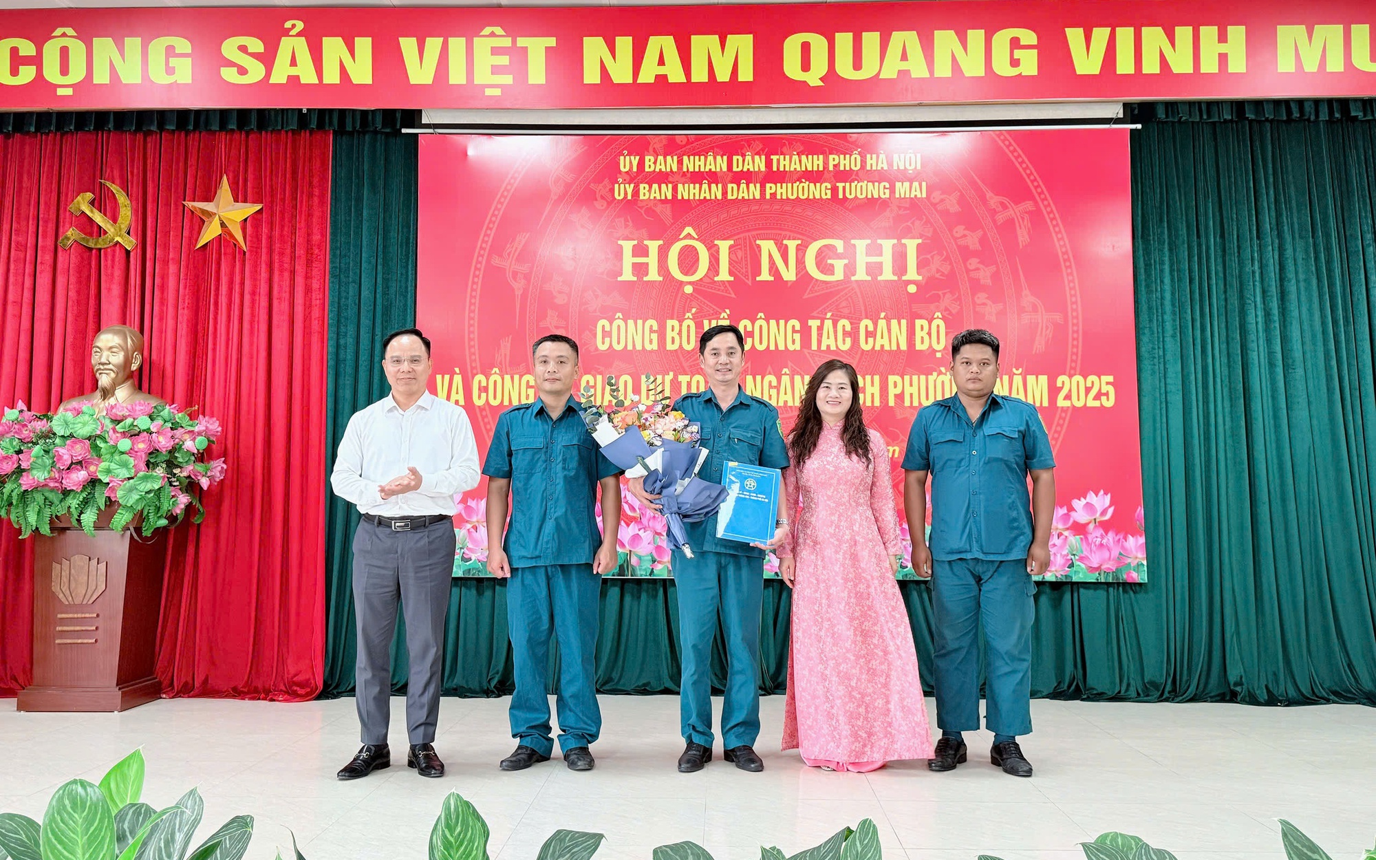 TIN PHÓNG SỰ: 
Hội nghị Công bố về công tác cán bộ và công bố dự toán ngân sách phường Tương Mai năm 2025
