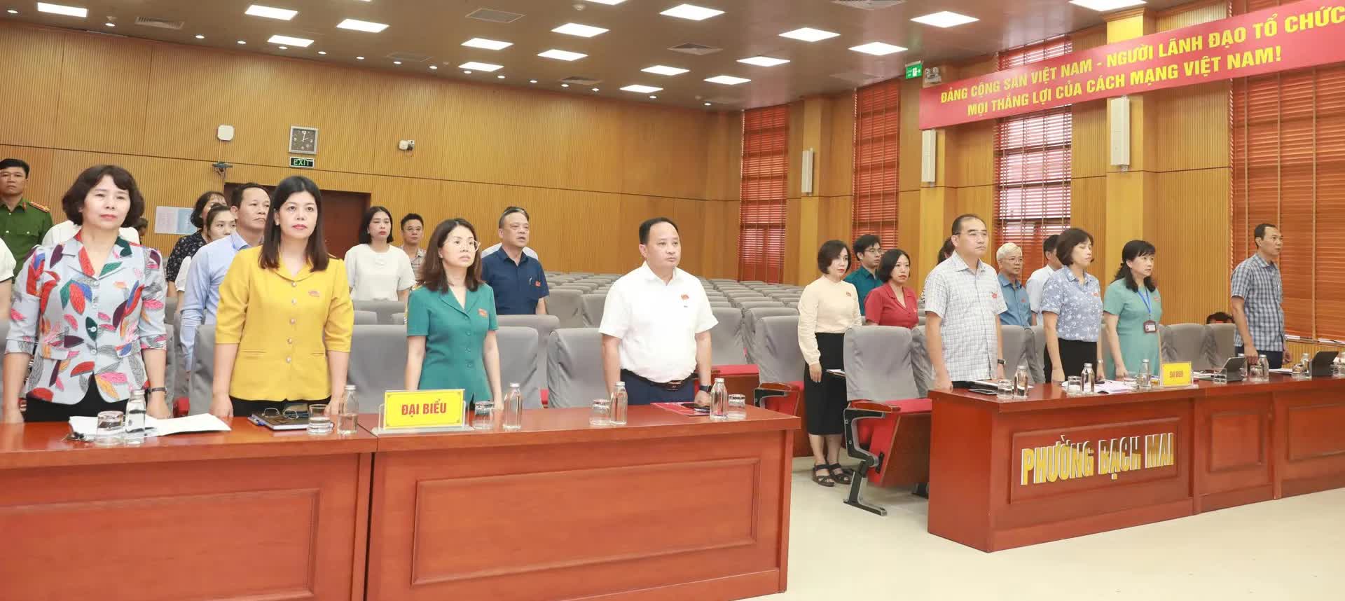 Kỳ họp thứ hai HĐND phường Bạch Mai: cán bộ, Nhân dân chung sức xây dựng phường phát triển văn minh, hiện đại- Ảnh 1.