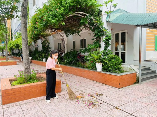 CHI ĐOÀN TRƯỜNG THCS THỊNH LIỆT HƯỞNG ỨNG
CHIẾN DỊCH “HÈ TÌNH NGUYỆN” VÀ THAM GIA HOẠT ĐỘNG VỆ SINH MÔI TRƯỜNG, TRI ÂN CÁC ANH HÙNG LIỆT SĨ
- Ảnh 1.