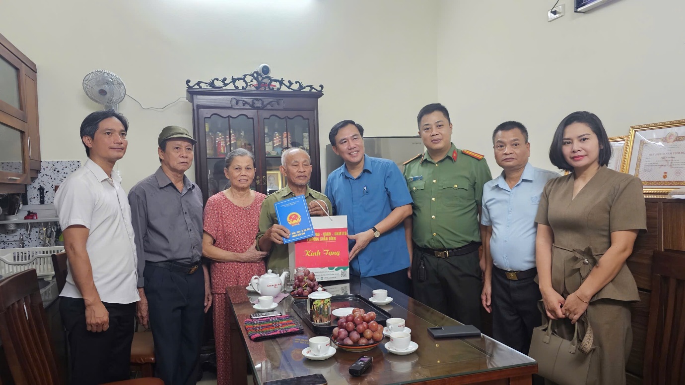 Phường Xuân Đỉnh tri ân người có công với cách mạng- Ảnh 3.