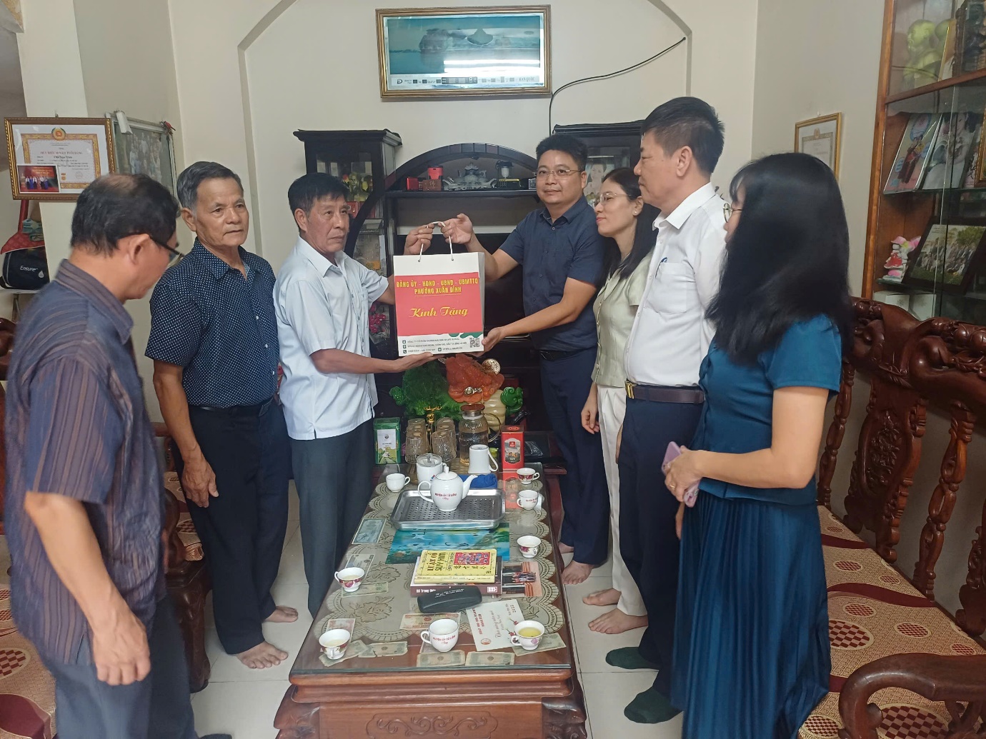 Phường Xuân Đỉnh tri ân người có công với cách mạng- Ảnh 6.