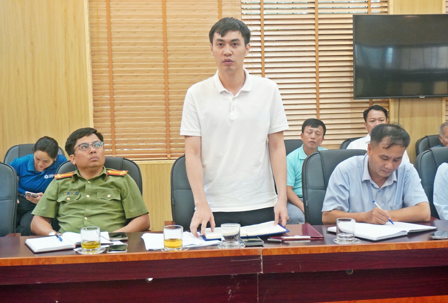 C:\Users\May tinh Loc Ninh\Desktop\New folder\DSC06090.JPG
