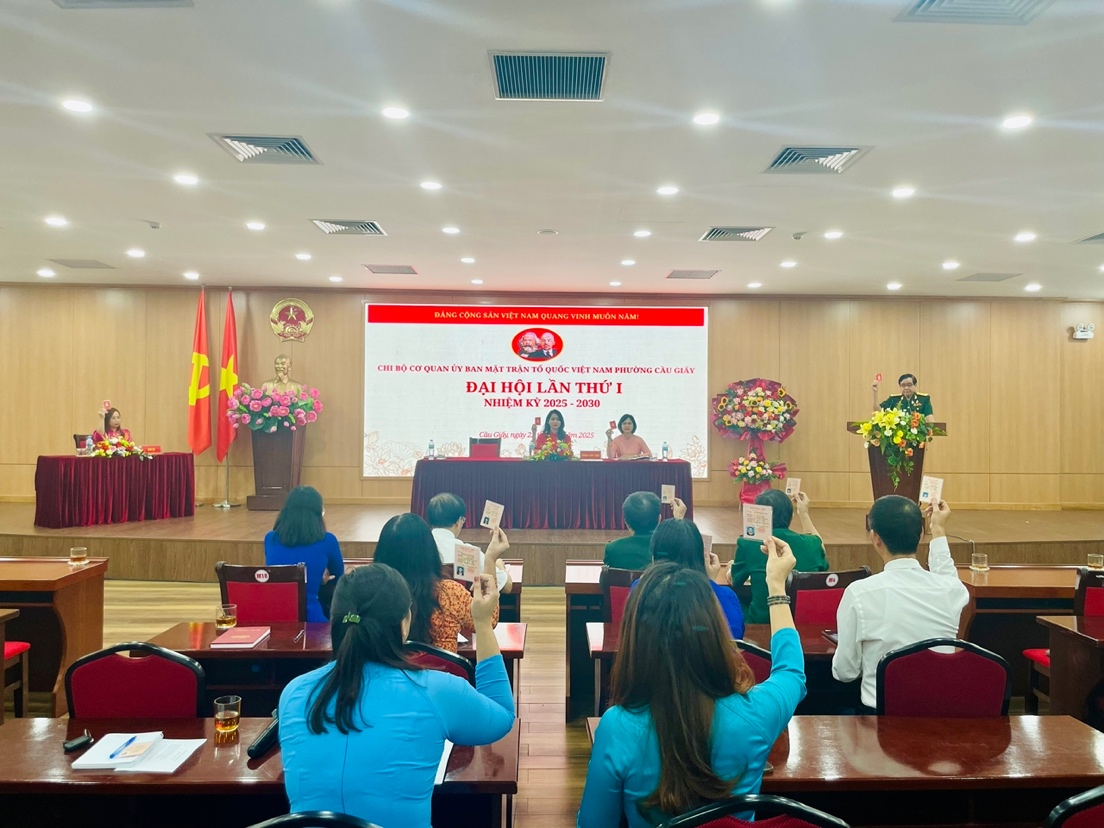 ĐẠI HỘI CHI BỘ CƠ QUAN UỶ BAN MẶT TRẬN TỔ QUỐC VIỆT NAM PHƯỜNG CẦU GIẤY LẦN THỨ I, NHIỆM KỲ 2025 - 2030- Ảnh 3.