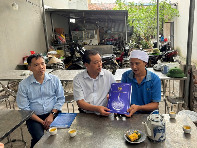 Hà Nội thăm hỏi, hỗ trợ các gia đình nạn nhân vụ lật tàu du lịch tại Vịnh Hạ Long- Ảnh 3.