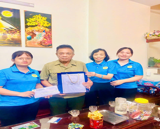 TRƯỜNG MẦM NON TÂN MAI TỔ CHỨC HOẠT ĐỘNG TRI ÂN CÁC GIA ĐÌNH CHÍNH SÁCH NHÂN DỊP KỶ NIỆM 78 NĂM NGÀY THƯƠNG BINH - LIỆT SĨ (27/7/1947 – 27/7/2025)
- Ảnh 1.