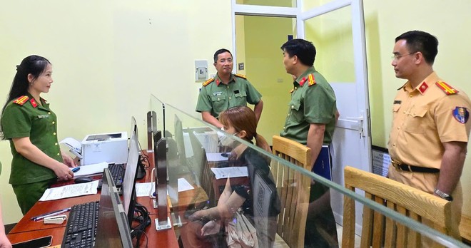 Gương mẫu đi đầu, giữ vững an ninh, trật tự, góp phần xây dựng Thủ đô “Văn hiến - Văn minh - Hiện đại” - Ảnh 8.