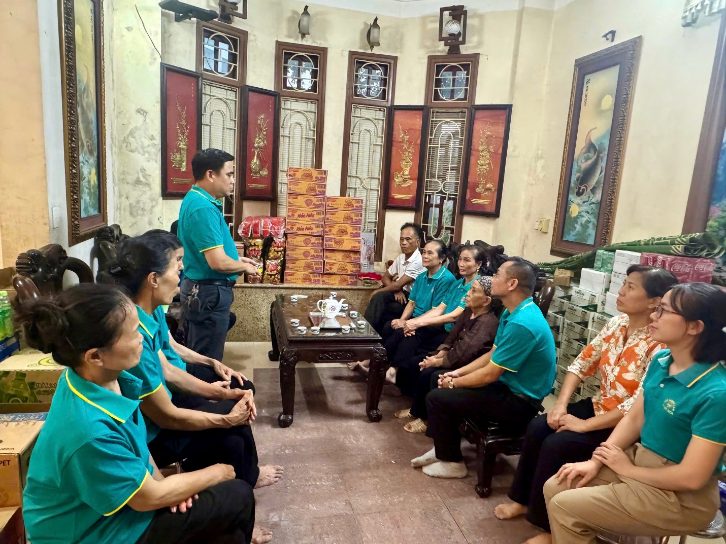 LAN TỎA YÊU THƯƠNG – BỮA CƠM ĐỀN ƠN ĐÁP NGHĨA TẠI NHÀ CỤ NGUYỄN THỊ BÉ- Ảnh 1.