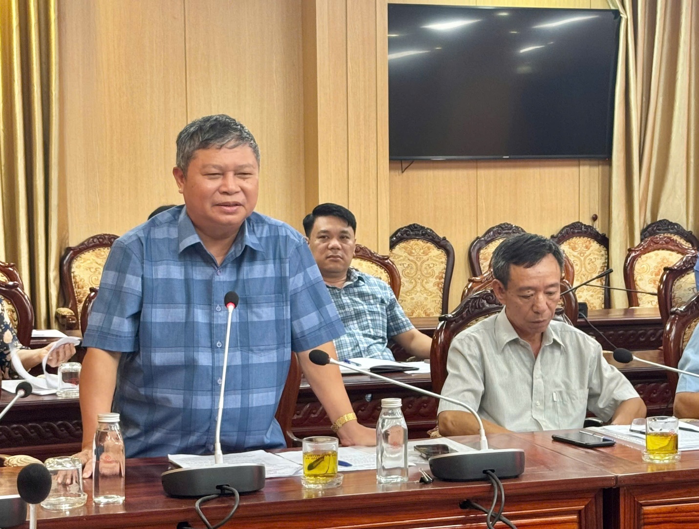 Đảng uỷ xã Hoài Đức tổ chức hội nghị lấy ý kiến đóng góp vào dự thảo báo cáo chính trị Đại hội đại biểu Đảng bộ xã Hoài Đức lần thứ I, nhiệm kỳ 2025-2030- Ảnh 2.