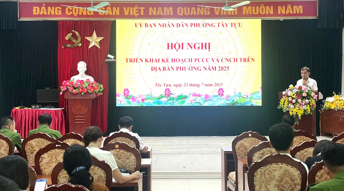 UBND phường Tây Tựu triển khai Kế hoạch thực hiện công tác PCCC và CNCH năm 2025- Ảnh 1.