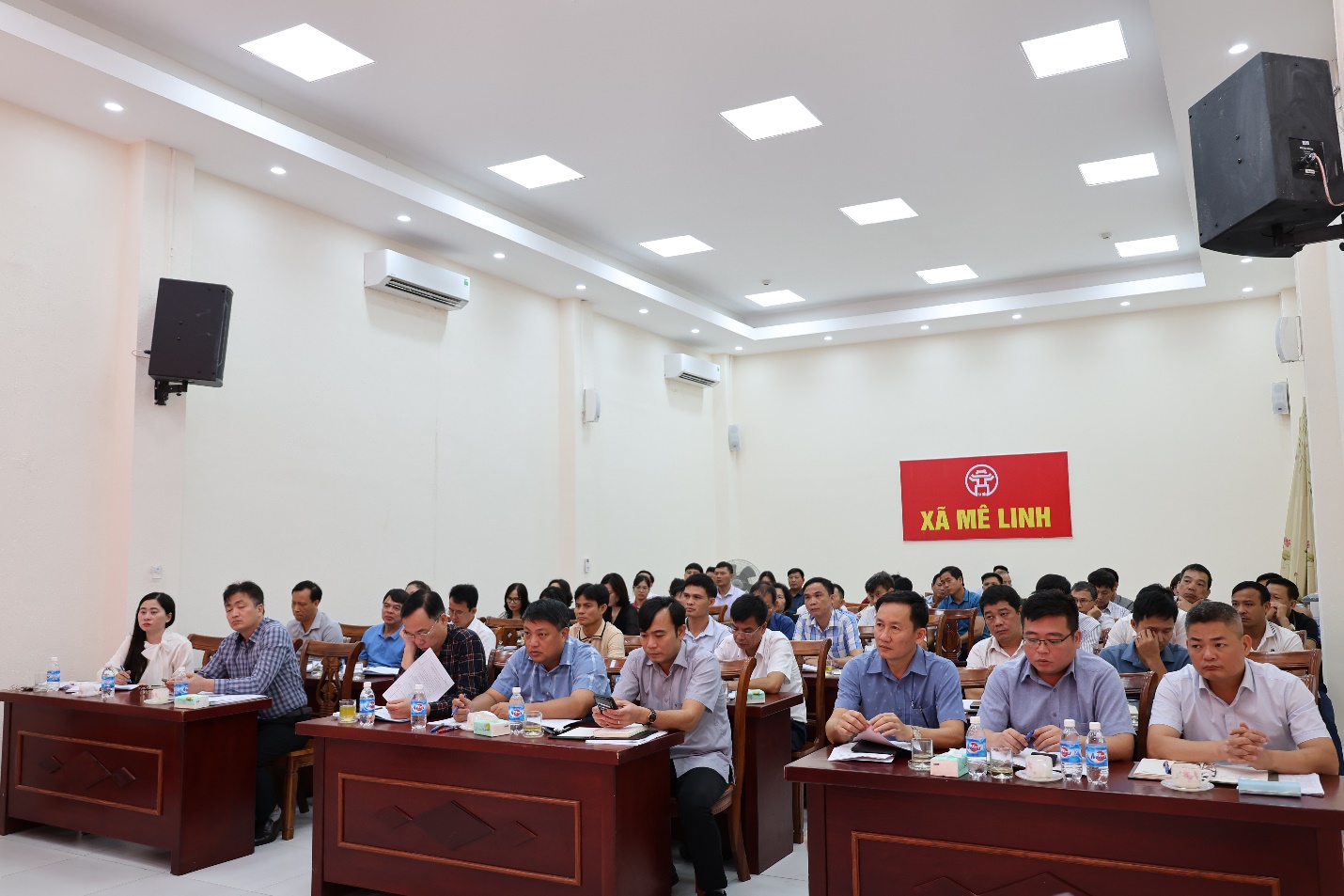 Chủ tịch UBND xã Mê Linh làm việc với hiệu trưởng các trường, Bí thư Chi bộ, trưởng các thôn0- Ảnh 2.