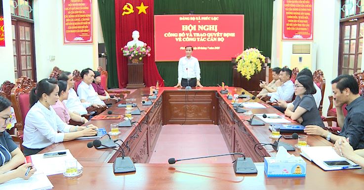 Thường trực Đảng uỷ xã Phúc Lộc tổ chức Hội nghị trao quyết định về công tác cán bộ- Ảnh 2.
