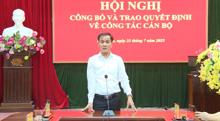 Thường trực Đảng uỷ xã Phúc Lộc tổ chức Hội nghị trao quyết định về công tác cán bộ- Ảnh 1.
