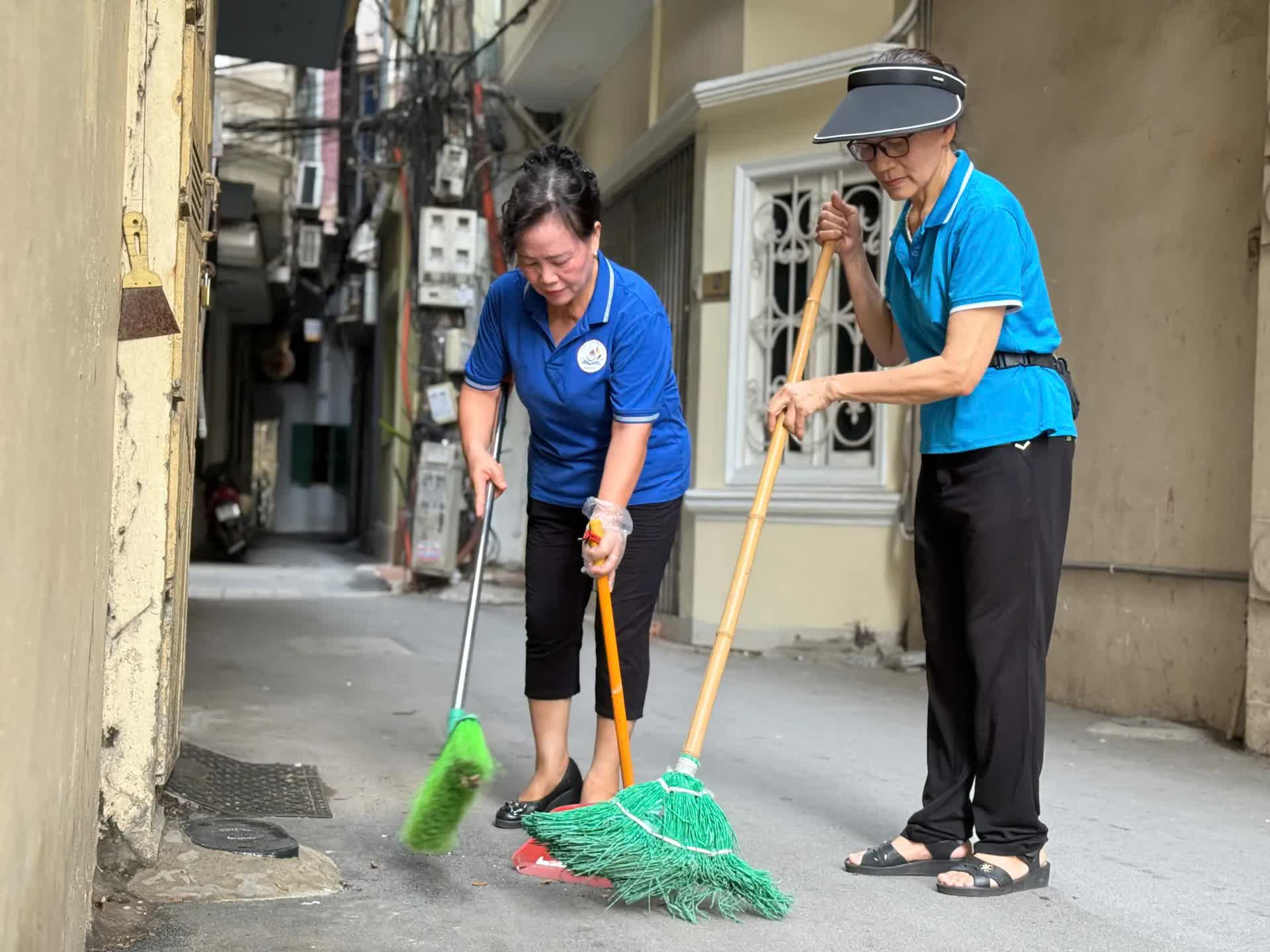Phường Đống Đa ra quân phát động đợt cao điểm đảm bảo trật tự đô thị- Ảnh 4.