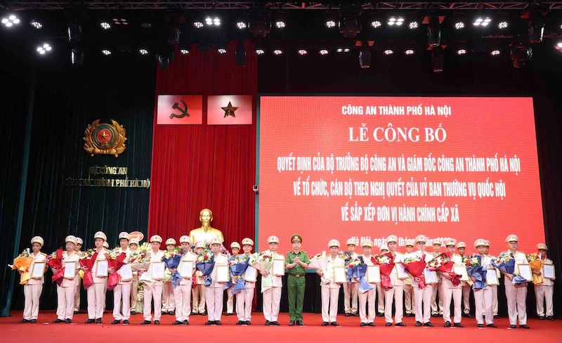 Công an TP Hà Nội ra mắt 126 Công an phường, xã theo mô hình tổ chức mới- Ảnh 3.