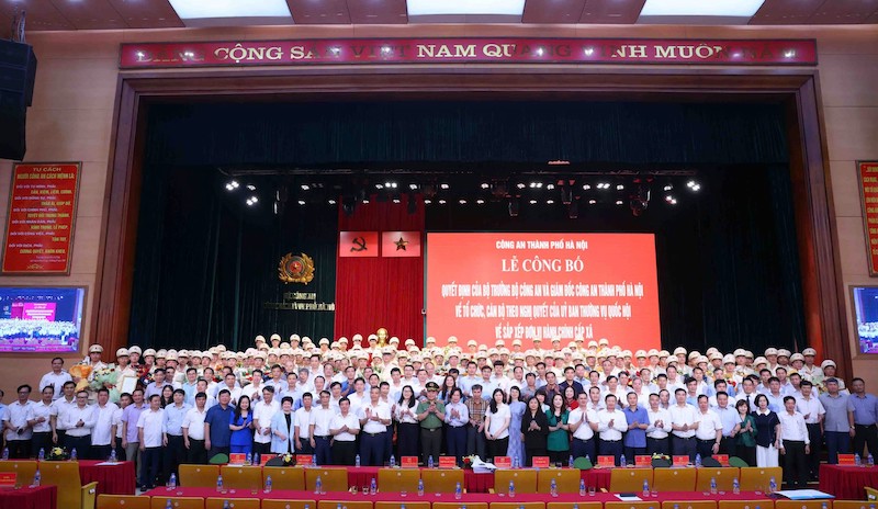 Công an TP Hà Nội ra mắt 126 Công an phường, xã theo mô hình tổ chức mới- Ảnh 9.