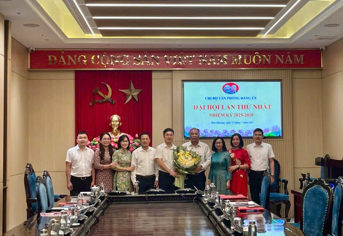 Xã Đan Phượng: đồng loạt tổ chức thành công Đại hội các Chi bộ nhiệm kỳ 2025-2030.- Ảnh 1.