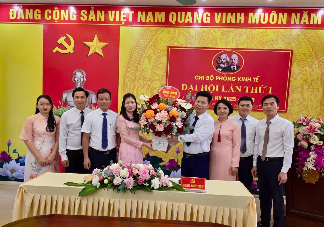 Xã Đan Phượng: đồng loạt tổ chức thành công Đại hội các Chi bộ nhiệm kỳ 2025-2030.- Ảnh 2.