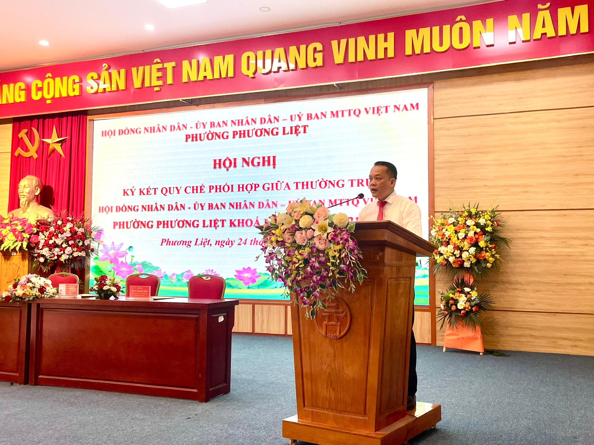 Thường trực HĐND - UBND - Ủy ban MTTQ Việt Nam                                phường Phương Liệt ký kết Quy chế phối hợp công tác- Ảnh 1.