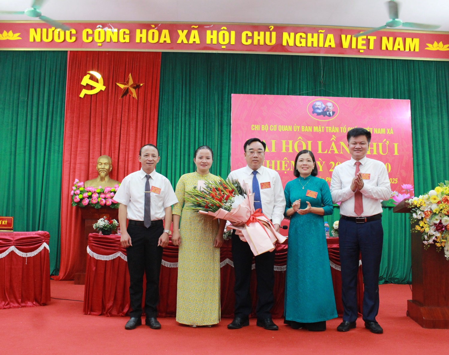 Các chi bộ trực thuộc Đảng bộ các cơ quan Đảng xã Trần Phú tổ chức thành công Đại hội nhiệm kỳ 2025-2030- Ảnh 2.