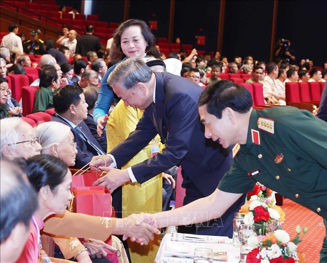 Tổng Bí thư Tô Lâm: Chăm lo, thực hiện chính sách ưu đãi người có công là bổn phận, nhiệm vụ thường xuyên, lâu dài- Ảnh 11.