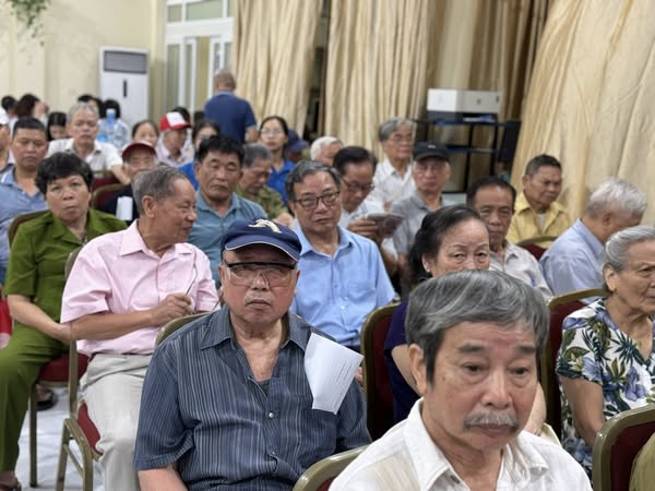 Phường Đống Đa tổ chức khám bệnh, tư vấn sức khoẻ và tặng quà cho đối tượng chính sách trên địa bàn- Ảnh 7.