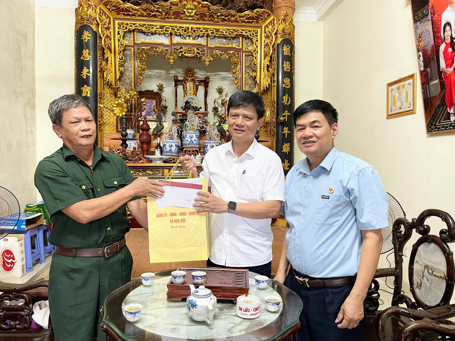 Hoài Đức tổ chức thăm hỏi, tặng quà người có công tiêu biểu nhân kỷ niệm 78 năm ngày Thương binh-Liệt sỹ (27/7/1947-27/7/2025)- Ảnh 7.