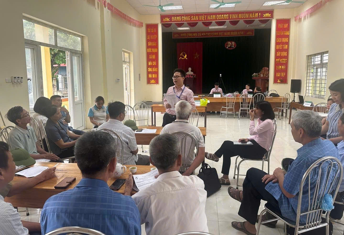 Phòng giao dịch NHCSXH Mỹ Đức: Đảm bảo giao dịch thông suốt sau sáp nhập đơn vị hành chính tại xã Mỹ Đức- Ảnh 3.