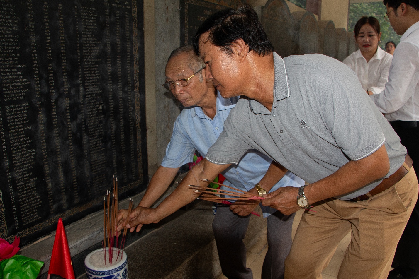 Phường Chương Mỹ tổ chức Lễ viếng nghĩa trang Liệt sỹ nhân kỷ niệm 78 năm Ngày Thương binh – Liệt sỹ (27/7/1947 – 27/7/2025)- Ảnh 8.