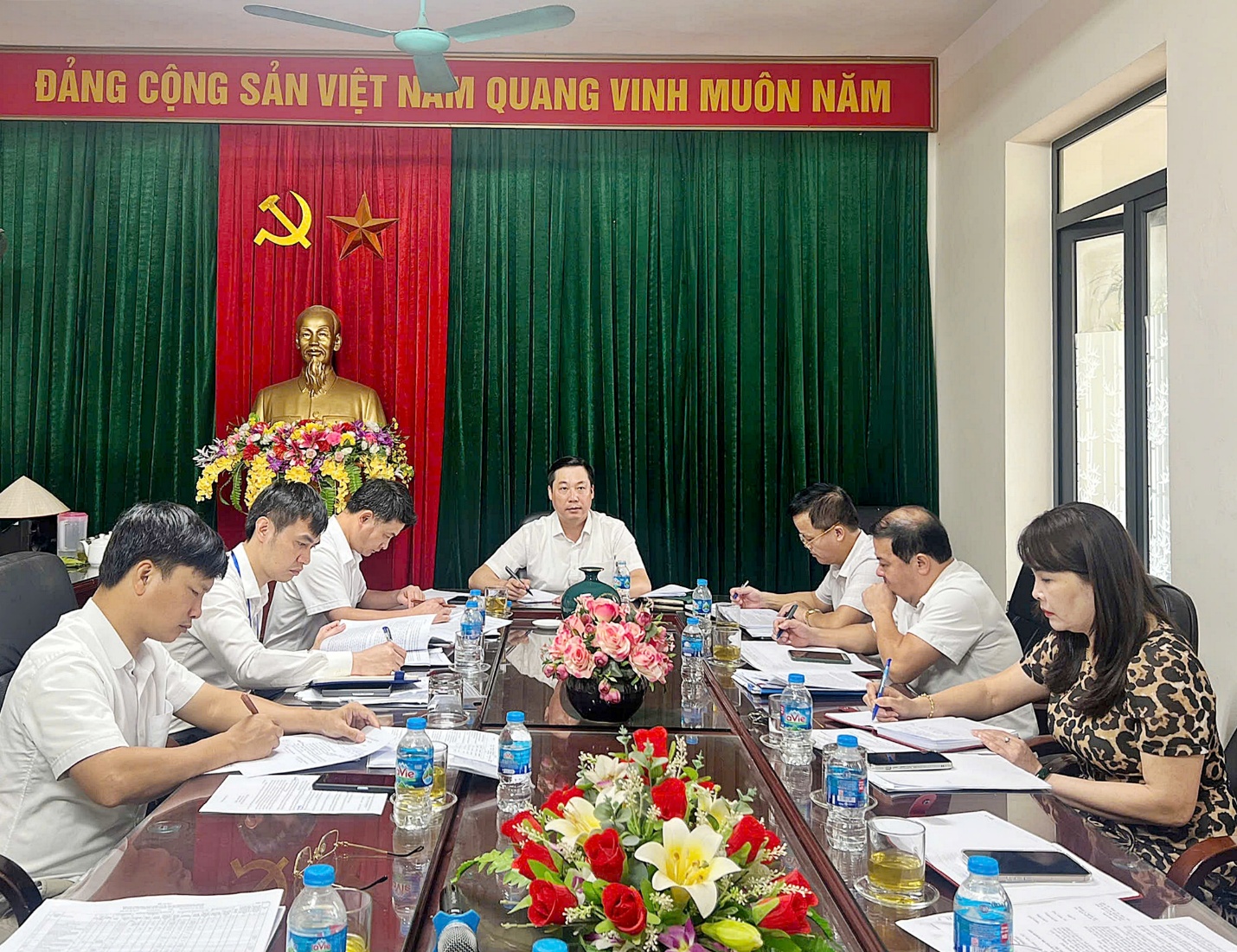 Đồng chí Chủ tịch UBND xã Xuân Mai dự hội giao ban công tác phòng chống dịch bệnh sốt xuất huyết- Ảnh 1.