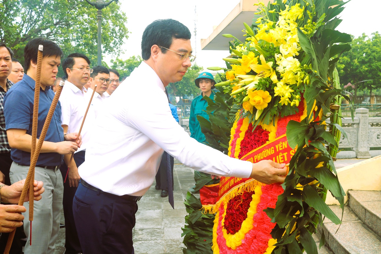 Phường Yên Sở tổ chức lễ dâng hương, dâng hoa tưởng niệm các Anh hùng liệt sĩ nhân kỷ niệm 78 năm ngày Thương binh liệt sĩ (27/7/1947 – 27/7/2025)- Ảnh 2.