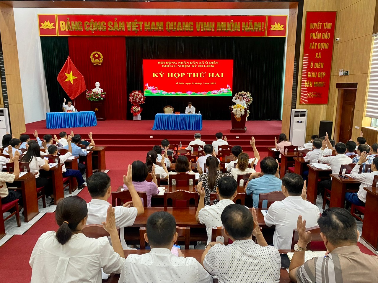 KỲ HỌP THỨ HAI HĐND XÃ Ô DIÊN NHIỆM KỲ 2025 - 2030- Ảnh 2.