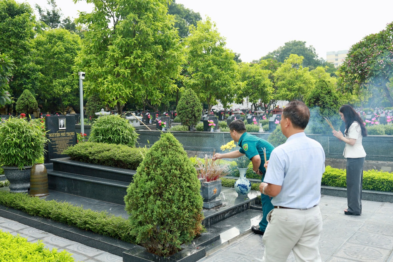 Phường Xuân Đỉnh dâng hương tưởng nhớ các các liệt sĩ, các Mẹ Việt Nam Anh hùng nhân kỷ niệm 78 năm Ngày Thương binh - Liệt sĩ (27/7/1947-27/7/2025)- Ảnh 6.