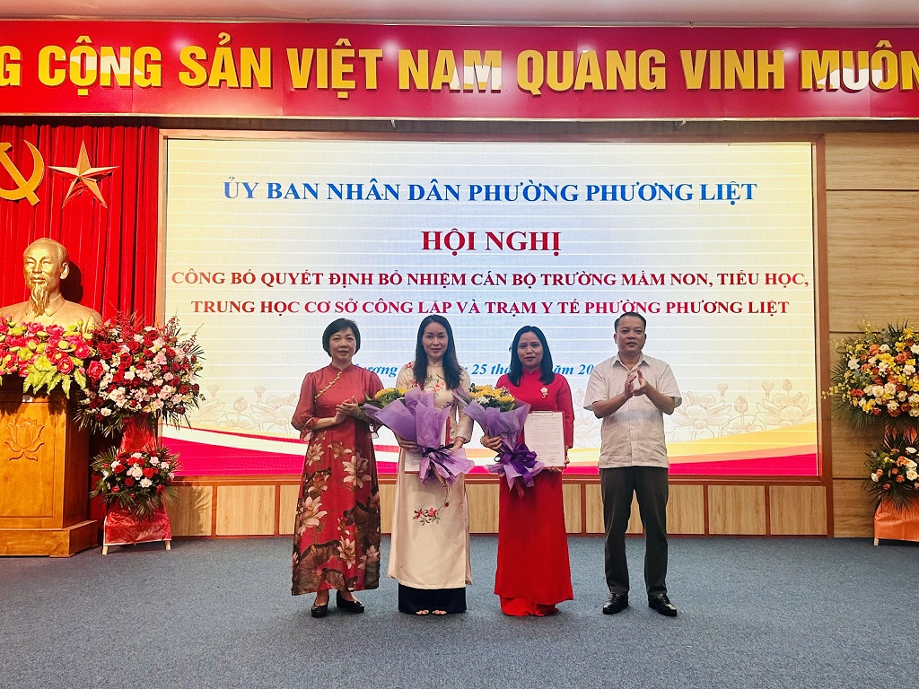 PHƯỜNG PHƯƠNG LIỆT TỔ CHỨC HỘI NGHỊ CÔNG BỐ QUYẾT ĐỊNH BỔ NHIỆM CÁN BỘ TRƯỜNG MẦM NON, TIỂU HỌC, TRUNG HỌC CƠ SỞ CÔNG LẬP VÀ TRẠM Y TẾ- Ảnh 4.