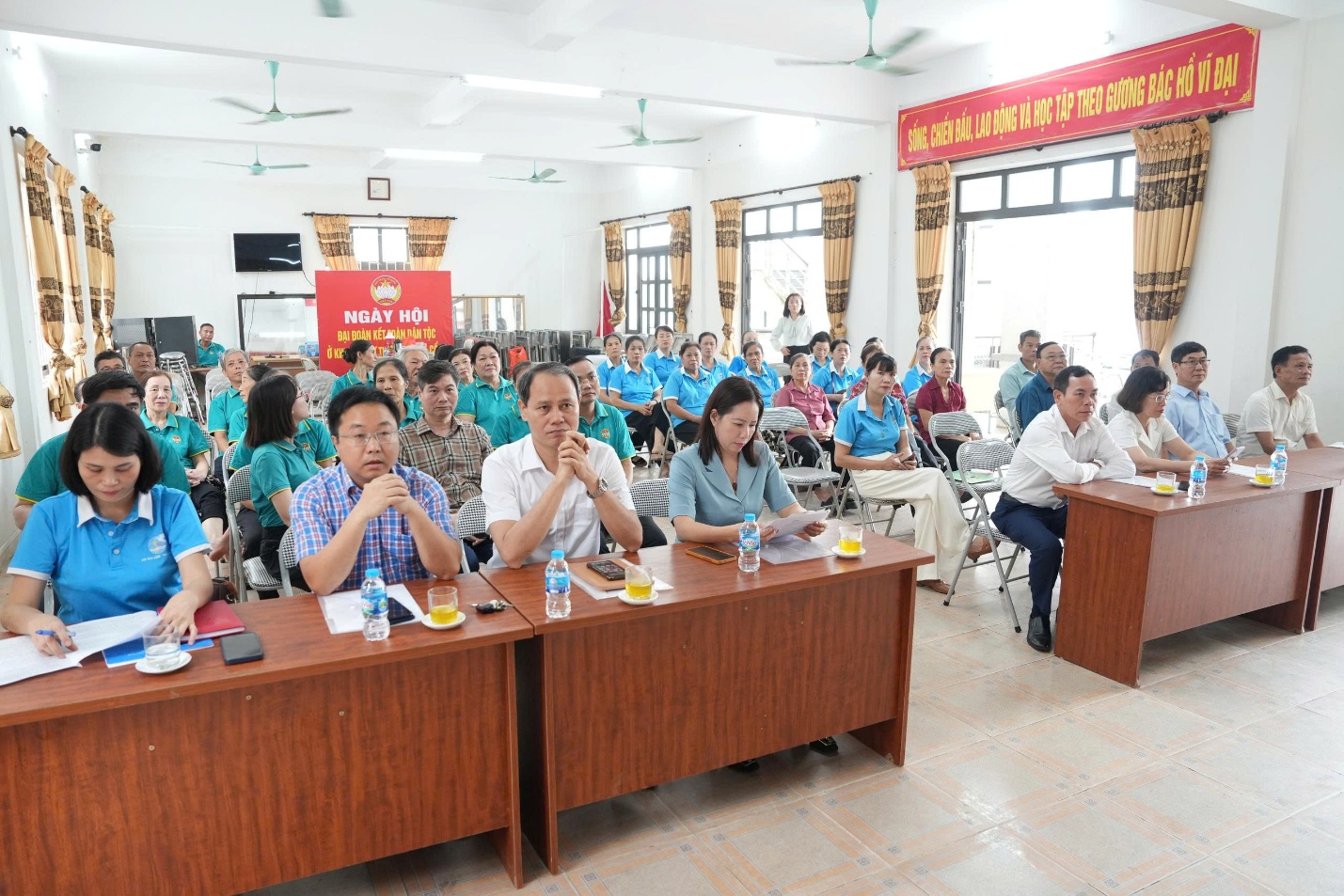 Gắn biển công trình chào mừng Đại hội Đảng bộ xã Gia Lâm lần thứ I, nhiệm kỳ 2025–2030- Ảnh 1.