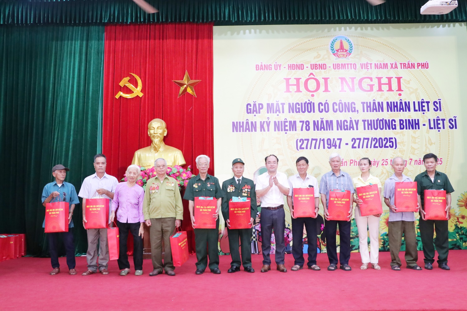 Trần Phú: tổ chức hội nghị gặp mặt, tri ân gia đình chính sách, người có công với cách mạng- Ảnh 6.