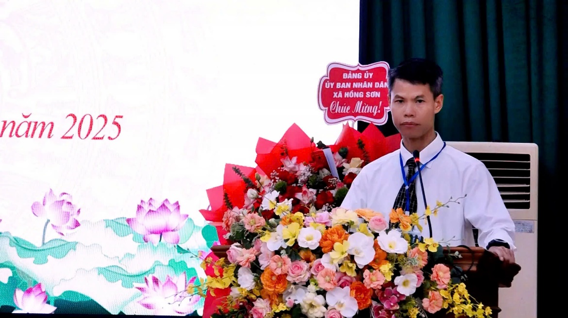 C:\Users\User\Desktop\HONG SON\T7\CT28.7\ảnh ĐH CQ Đảng\z6841431227104_f011bcb6499ee85a5fbe0f84072fbb57.jpg