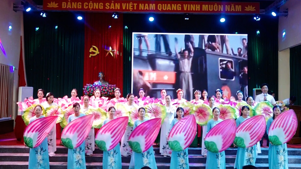 C:\Users\User\Desktop\HONG SON\T7\CT28.7\ảnh ĐH CQ Đảng\z6841431910969_2821ffdc507b21f249c29e21f2c86314.jpg
