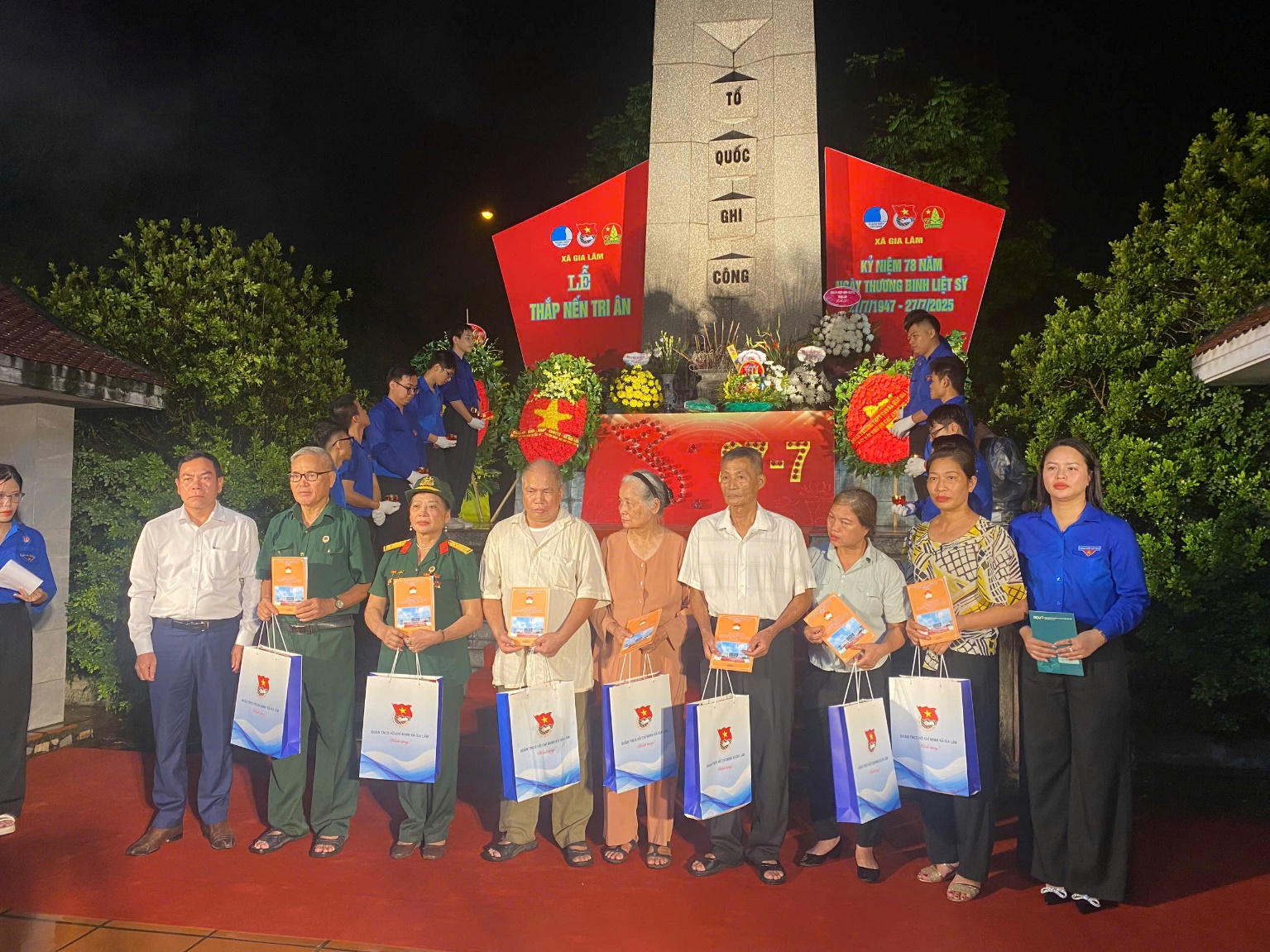 ĐOÀN THANH NIÊN XÃ GIA LÂM TRI ÂN CÁC MẸ VIỆT NAM ANH HÙNG, CÁC ANH HÙNG LIỆT SĨ NHÂN KỶ NIỆM 78 NĂM NGÀY THƯƠNG BINH - LIỆT SĨ (27/7/1947 - 27/7/2025)- Ảnh 8.